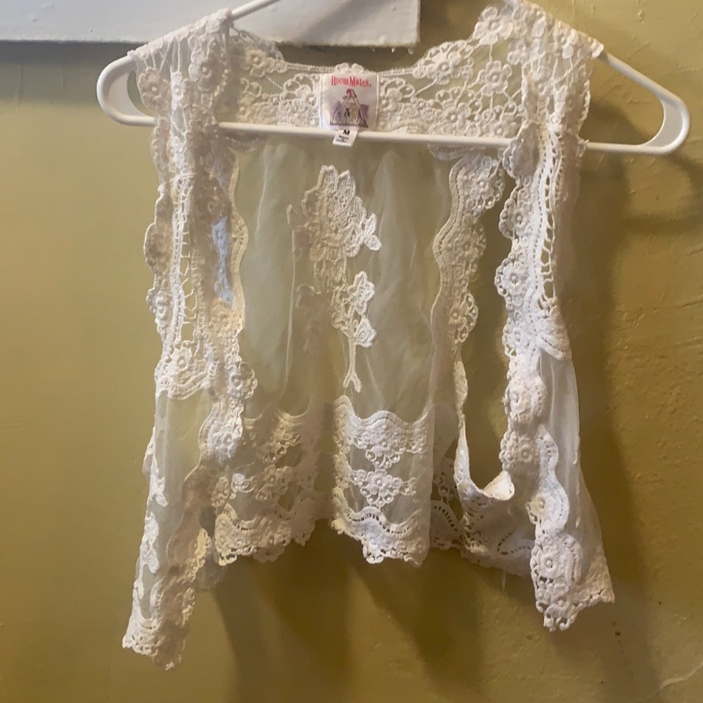 White lace crop vest